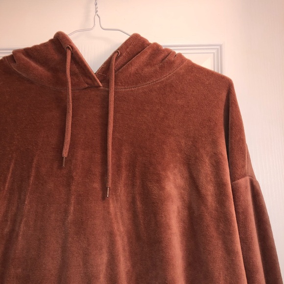 Pull Over Sweater - Picture 2 of 3